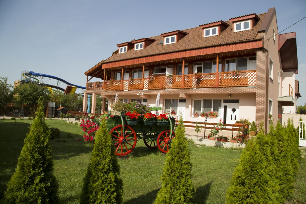 Guesthouse Magdalena is located in the northeastern part of the town of Hajdúszoboszló under the address Pávai Vajna út 46.